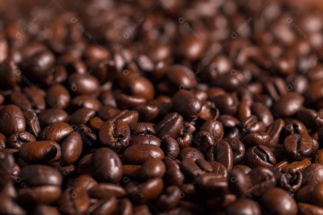 Adoro beber café, canecas de café e grãos de café