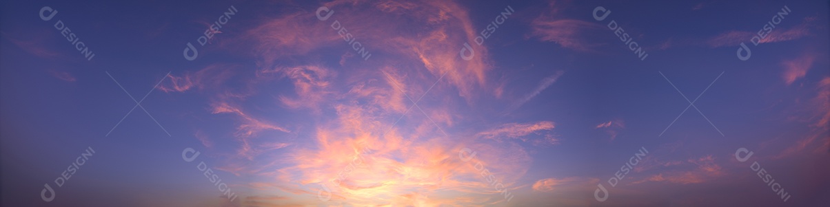 Céu panorâmico e nuvens Luz do sol à noite