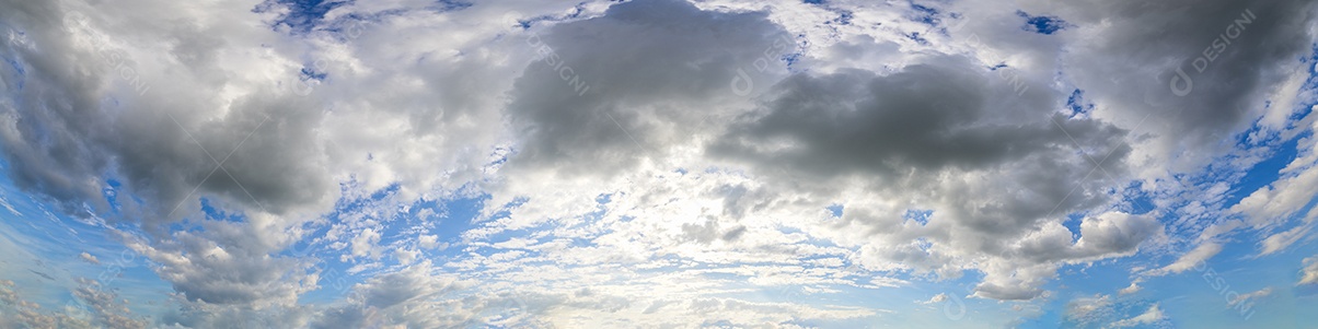 Céu e nuvens durante o dia