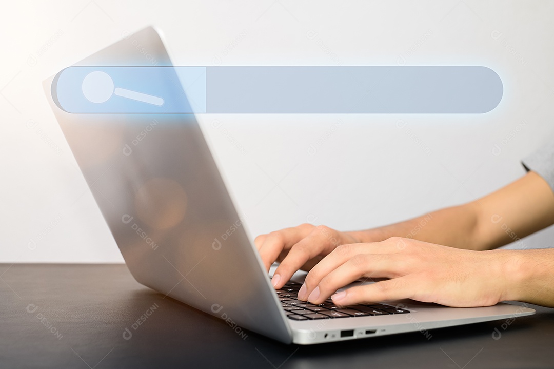 Conceito de busca de informações em seu notebook ou mundo online