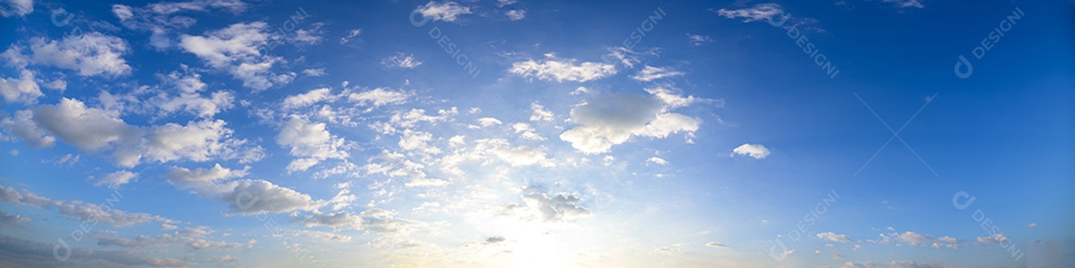 Céu e nuvens durante o dia