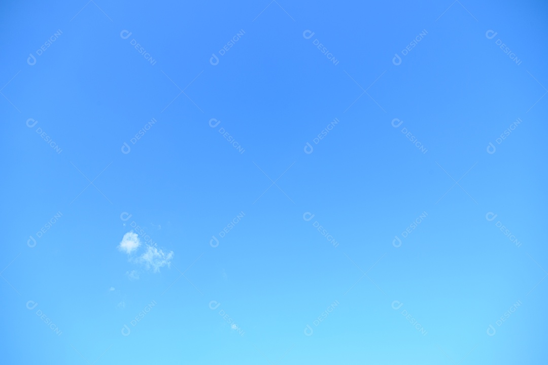 Céu e nuvens durante o dia