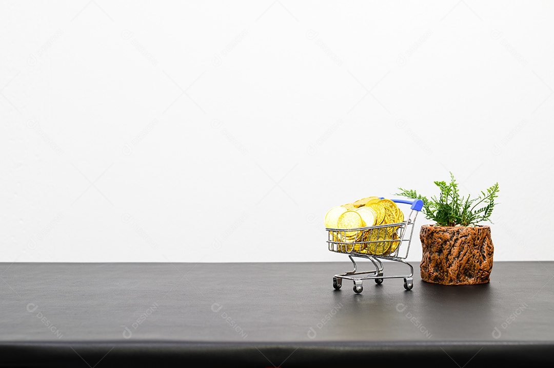 Conceito de crescimento financeiro em um negócio empilhado na mesa do escritório