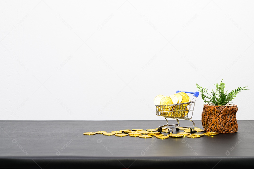 Conceito de crescimento financeiro em um negócio empilhado na mesa do escritório