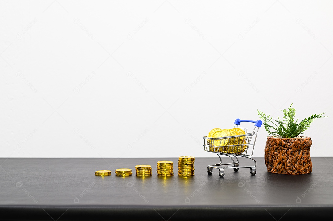 Conceito de crescimento financeiro em um negócio empilhado na mesa do escritório