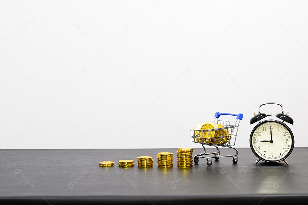 Conceito de crescimento financeiro em um negócio empilhado na mesa do escritório