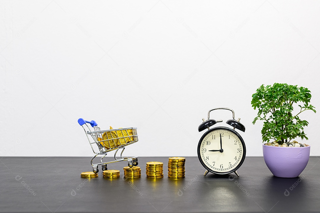 Conceito de crescimento financeiro em um negócio empilhado na mesa do escritório