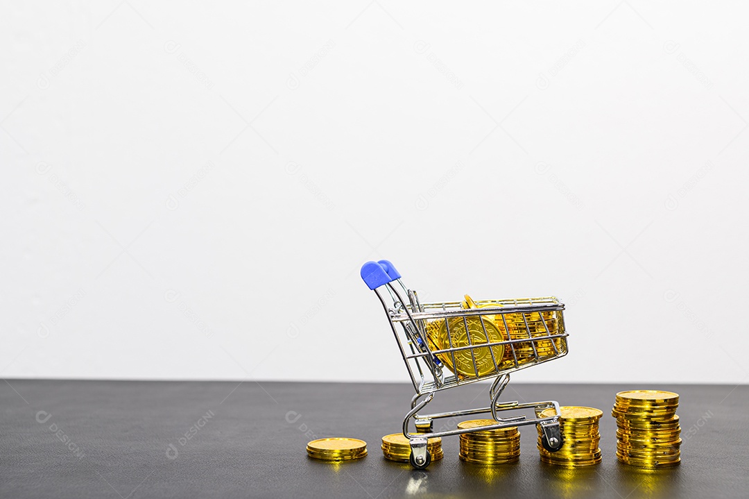 Conceito de crescimento financeiro em um negócio empilhado na mesa do escritório