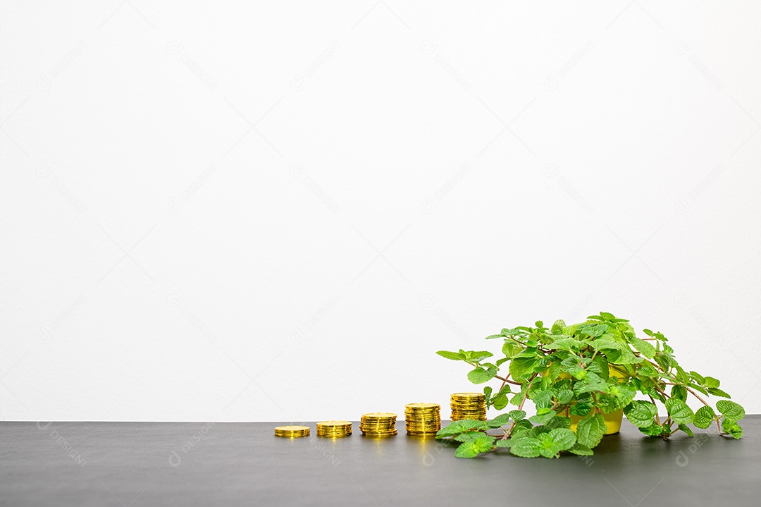 Conceito de crescimento financeiro em um negócio empilhado na mesa do escritório