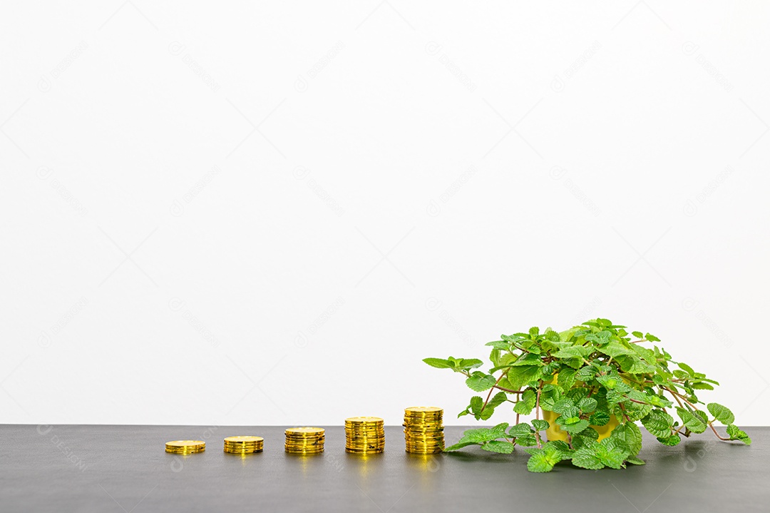 Conceito de crescimento financeiro em um negócio empilhado na mesa do escritório