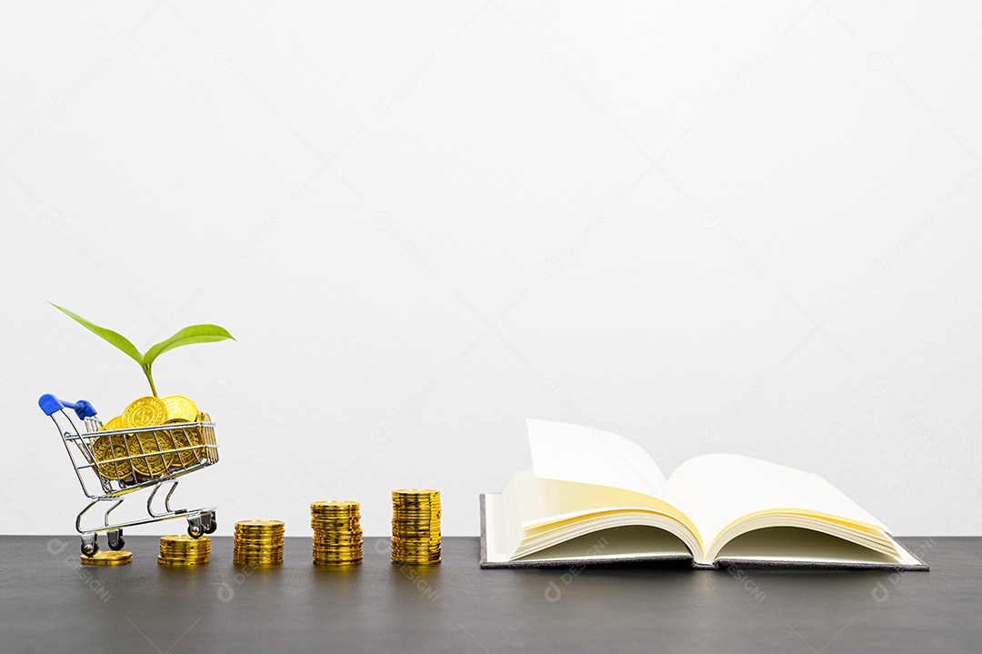 Conceito de crescimento financeiro em um negócio empilhado na mesa do escritório