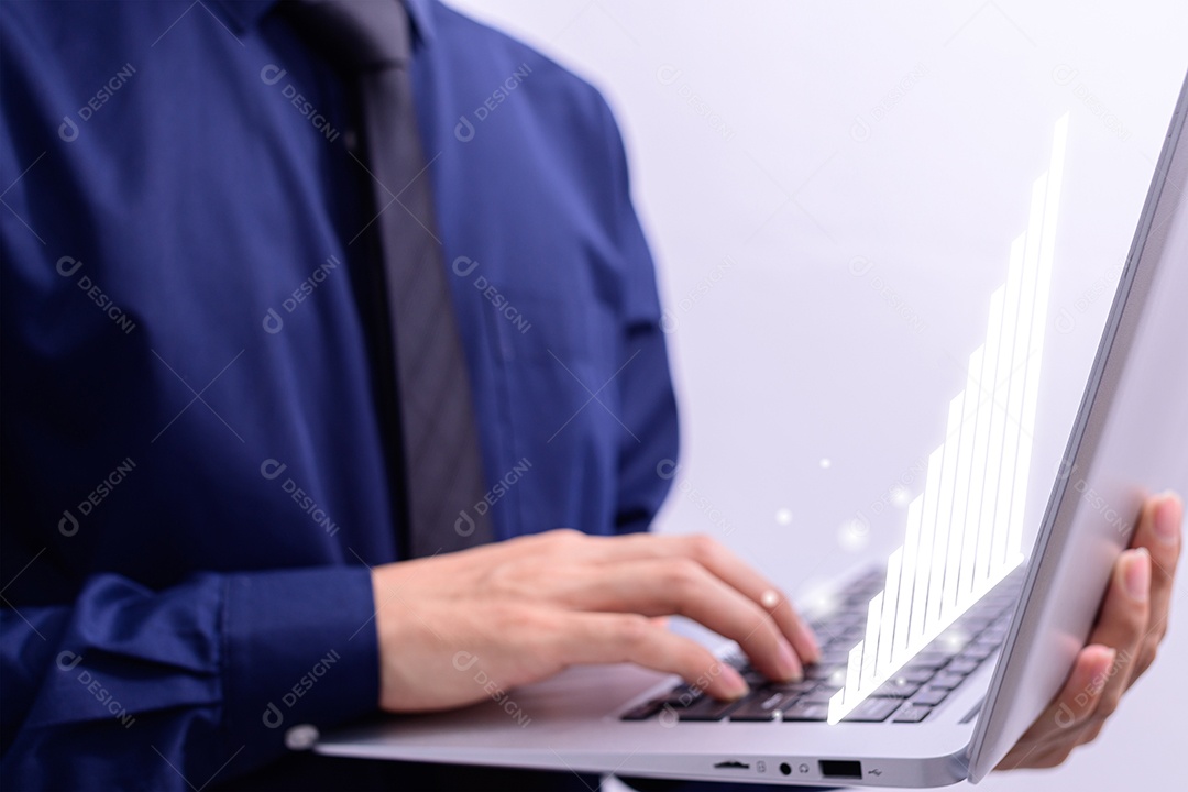 Empresários usam laptops para análise e conceitos financeiros