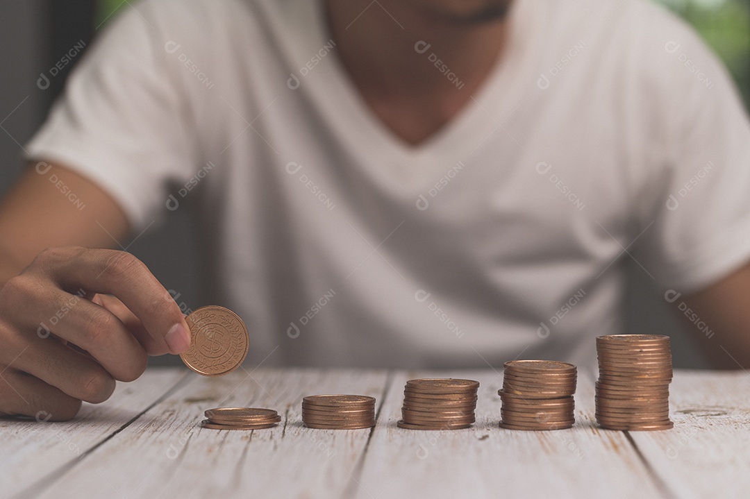 Moedas empilhadas Diretrizes de crescimento Ilustração das diretrizes de investimento