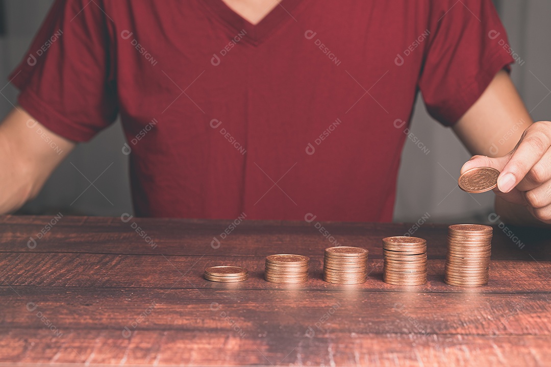 Conceito de investimento e crescimento financeiro Moedas empilhadas