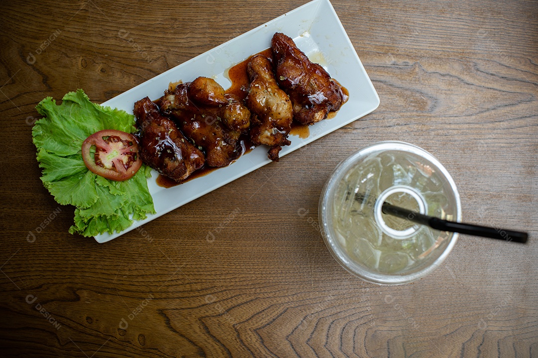 Frango frito com molho coreano