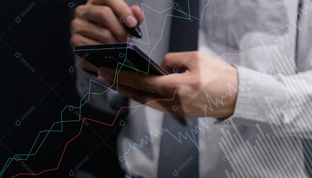 Empresário investindo em ações exibir gráfico de holograma negócios