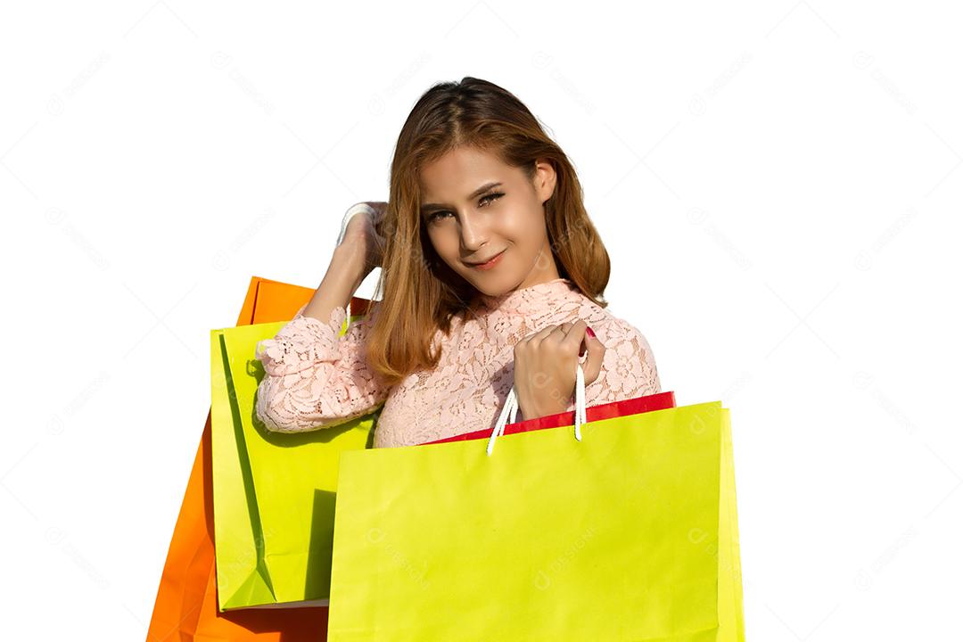 felicidade, consumismo, venda e conceito de pessoas - sorrindo jovem asiática com sacolas de compras