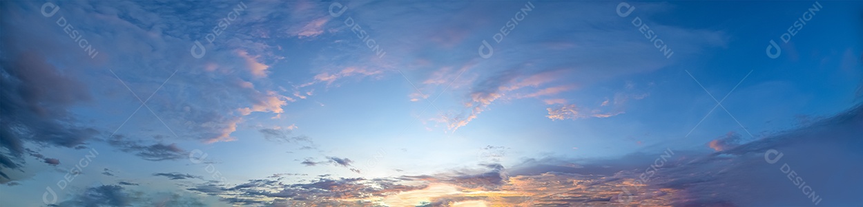 Nuvens do céu à noite