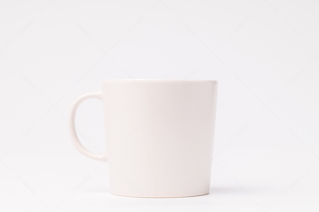 Xícara de café em um fundo branco