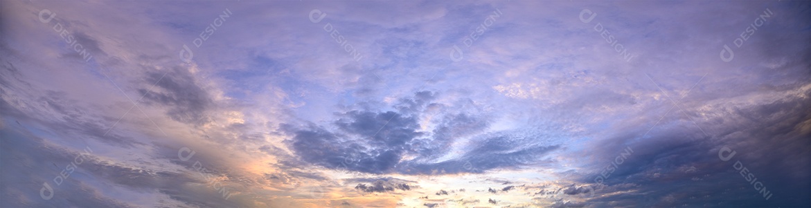 Céu e nuvens à noite