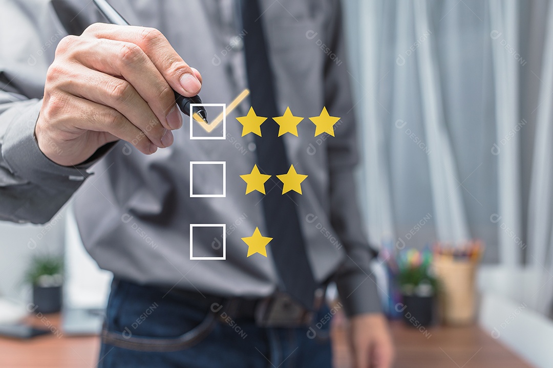 Empresário avaliou com estrelas, o nível de satisfação com o atendimento.