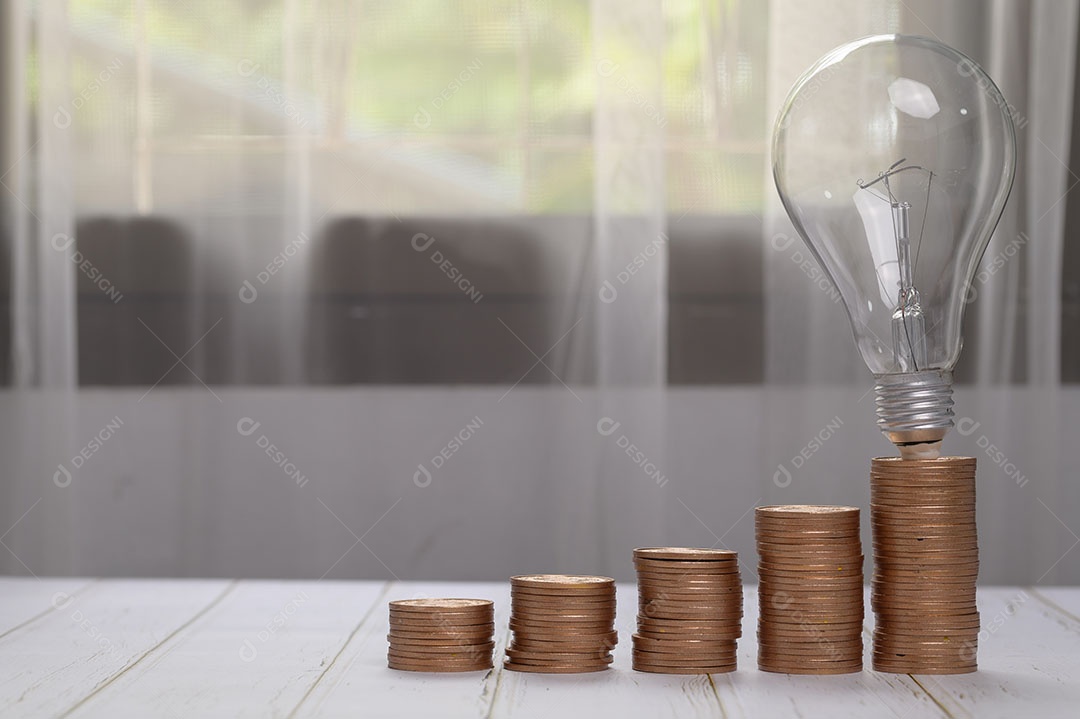 Moedas empilhadas ideais de investimento ações crescimento financeiro ideias de lâmpadas