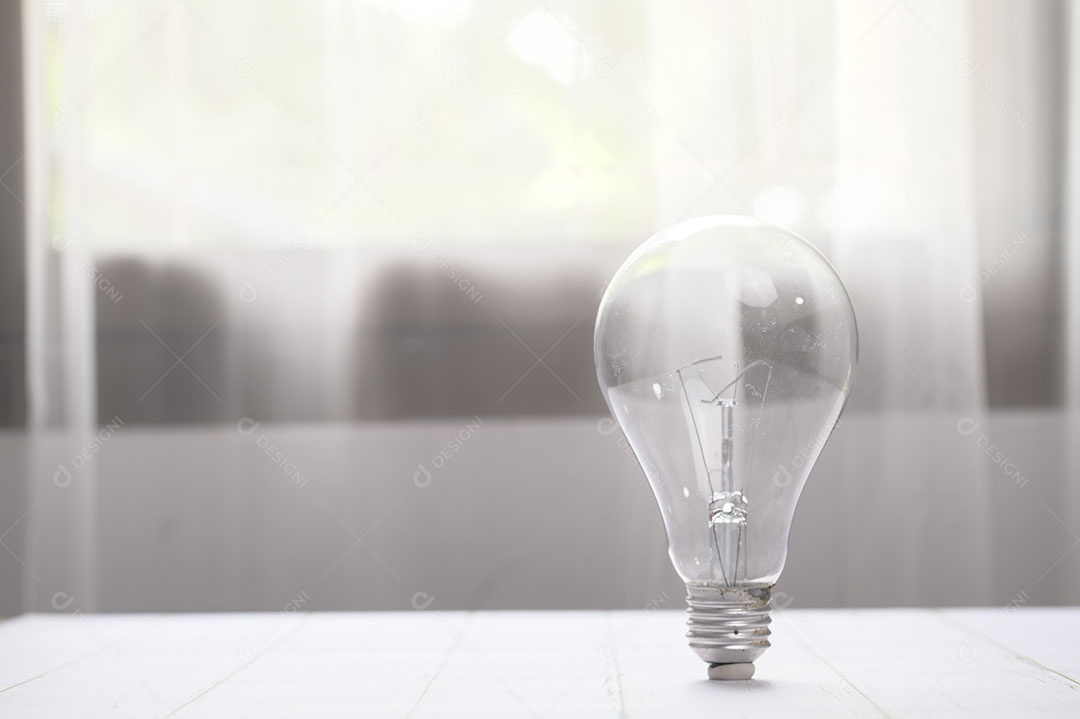 Lâmpada colocada na mesa, nova ideia