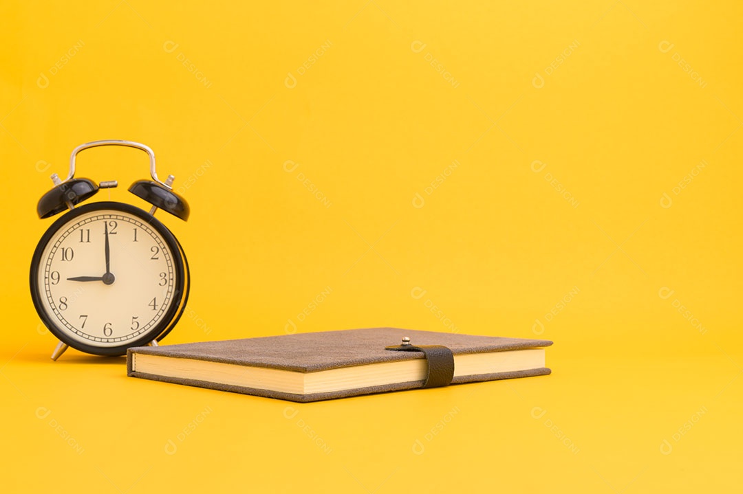 Leia livros para aumentar o conhecimento