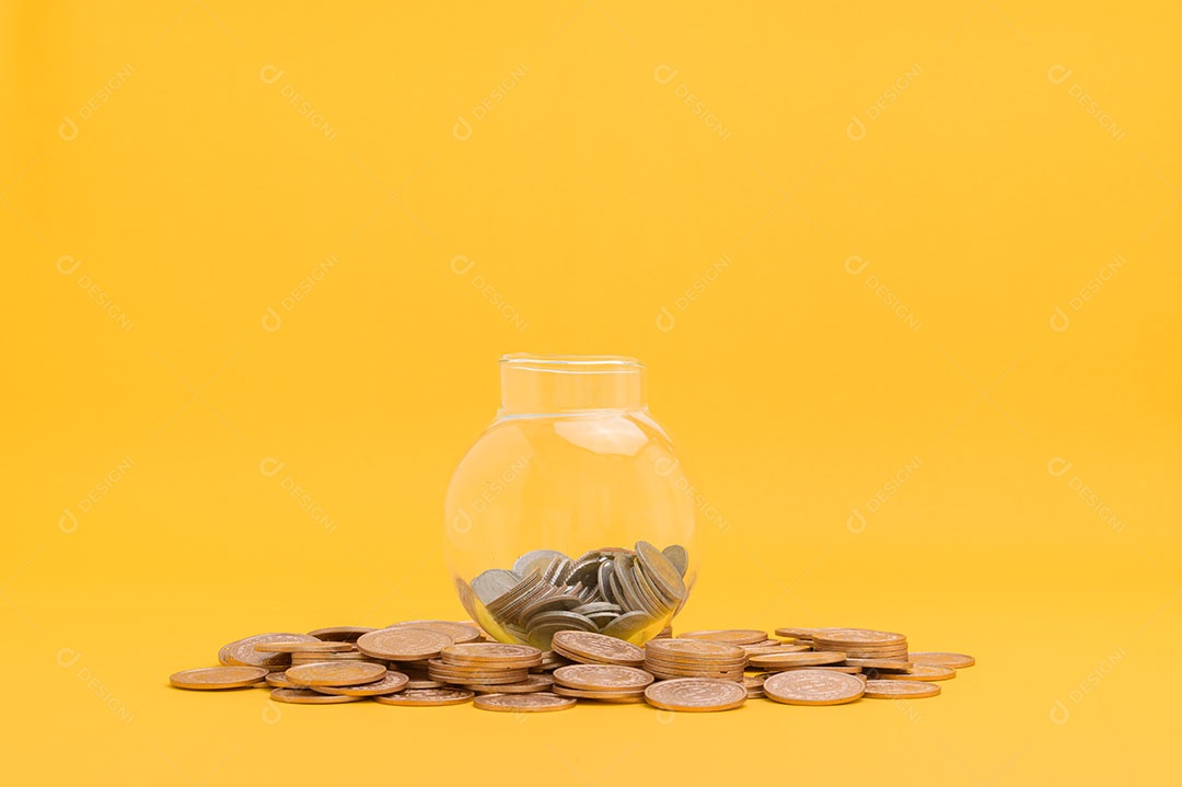 Economizar dinheiro, investir em ações, crescimento financeiro, renda