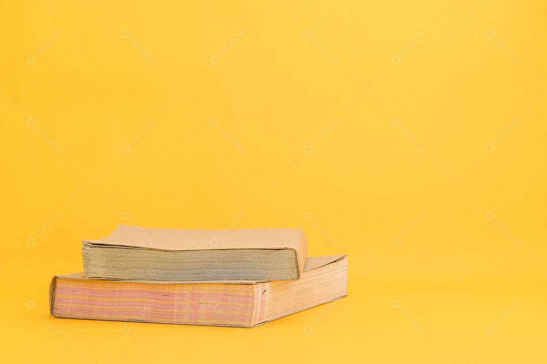 Leia livros para aumentar o conhecimento e as habilidades