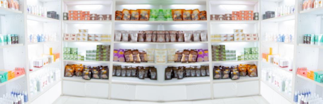panorama no armário de remédios e loja de remédios e farmácia para fundo desfocado