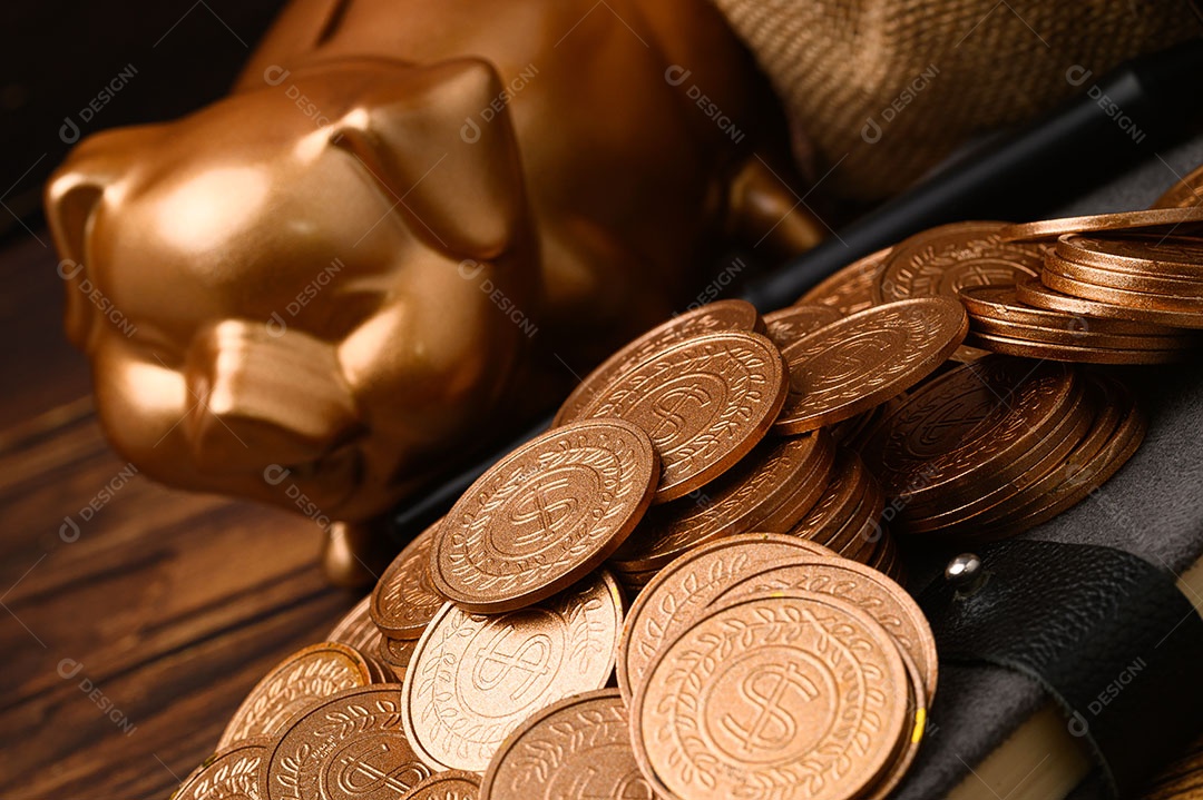 Finanças de negócios e economia de investimento em dinheiro, pilha de moedas de dinheiro