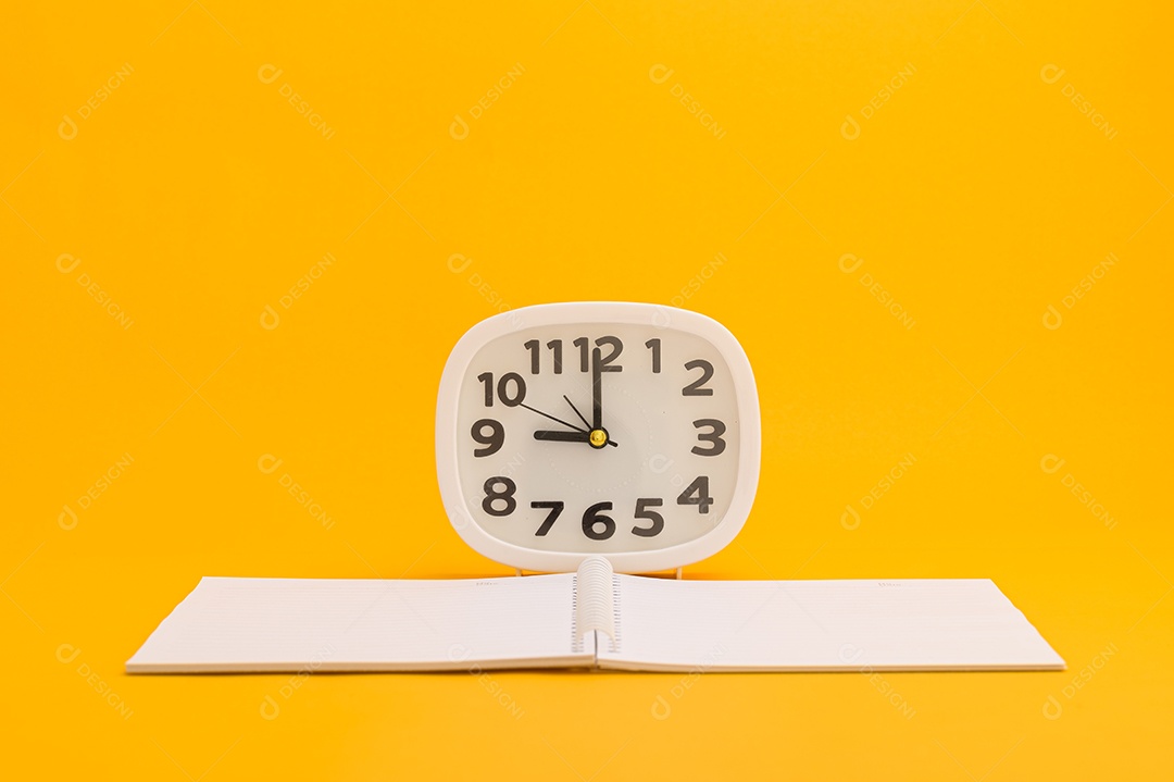 Leia livros para aumentar o conhecimento