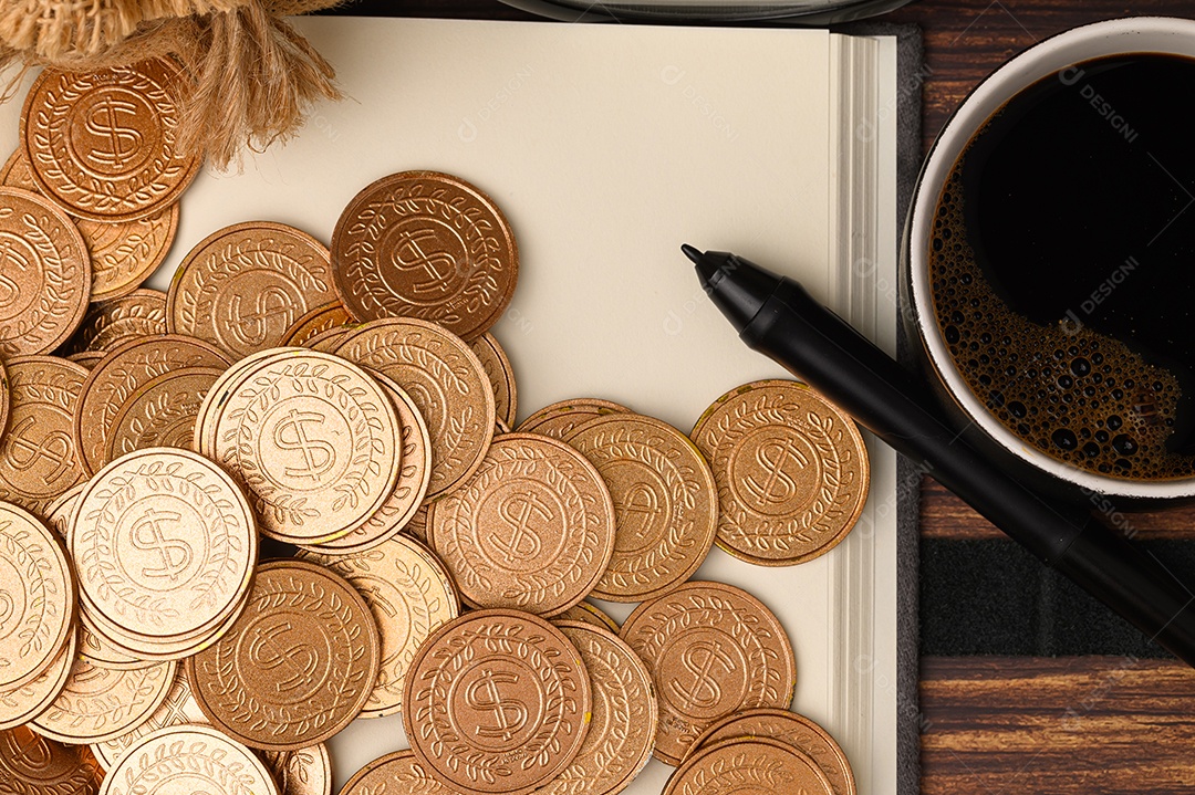 Finanças de negócios e economia de investimento em dinheiro, pilha de moedas de dinheiro