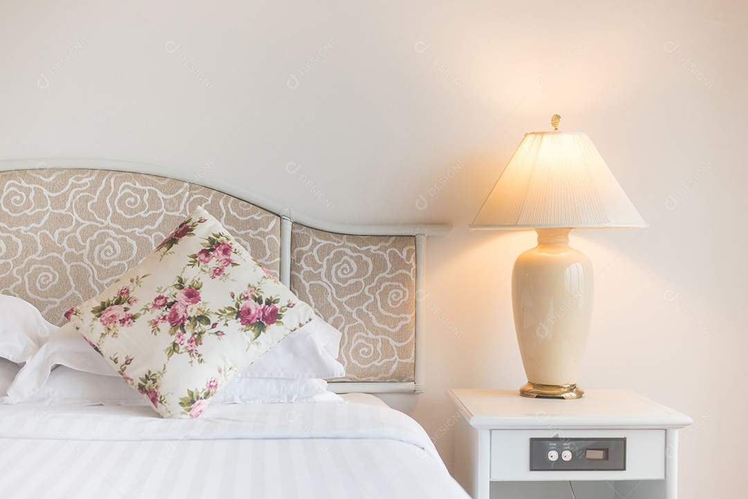 Projeto moderno do quarto com mobília