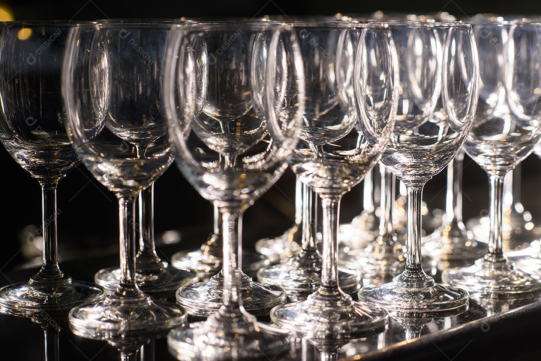 Taças de vinho. foco seletivo