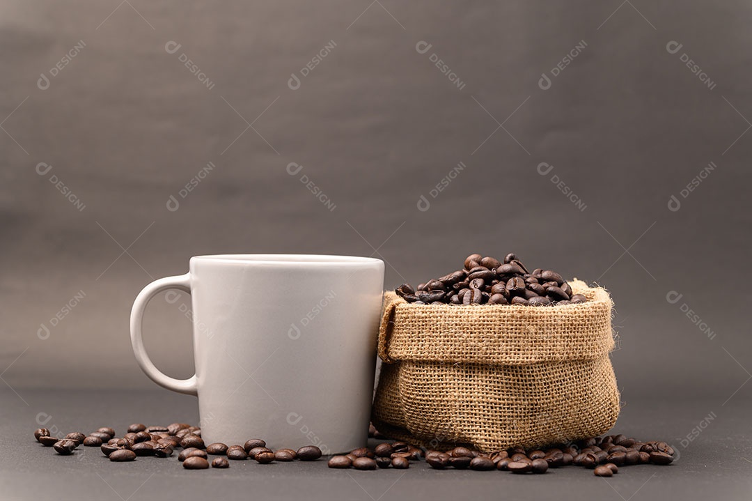 Bebo café para ter energia adoro beber café