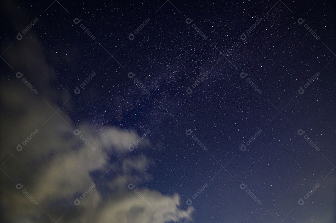 Céu e as estrelas, a Via Láctea na própria noite
