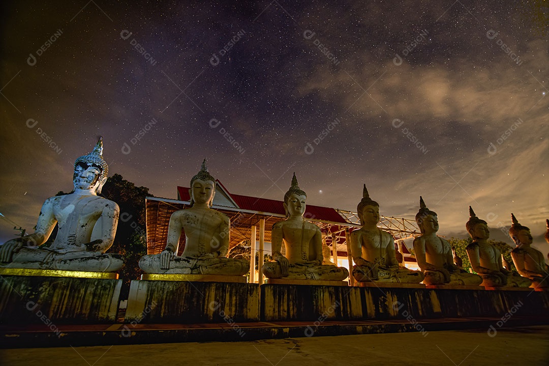 Templo budista Respeito, acalma a mente. na Tailândia