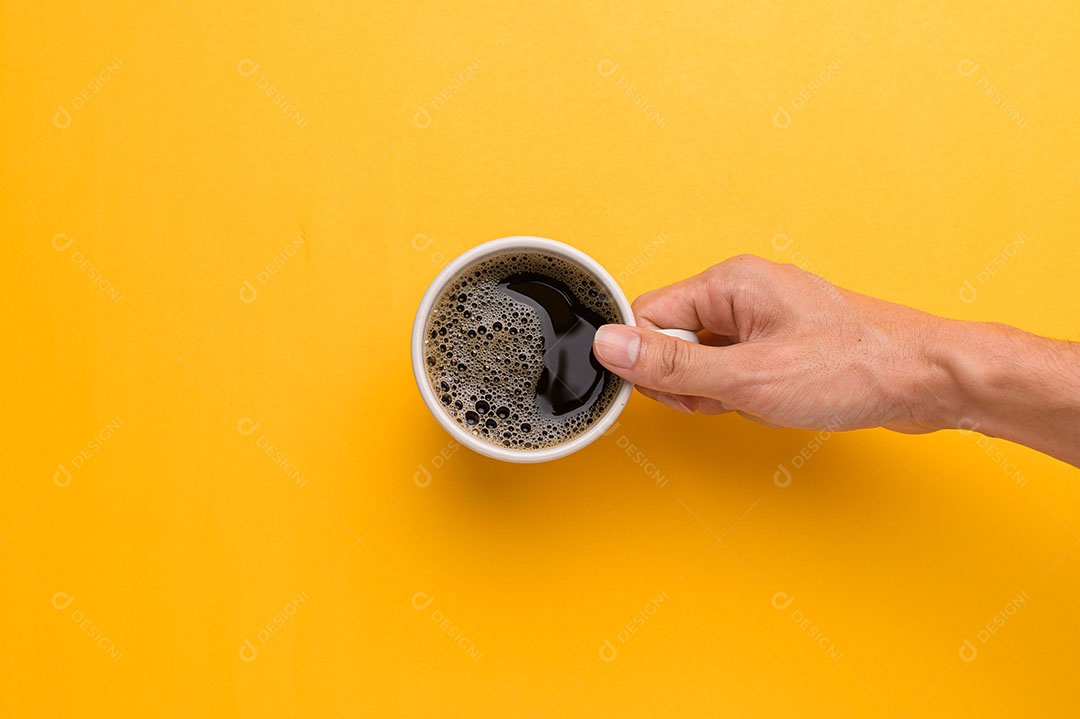 Adoro tomar café para aumentar a energia