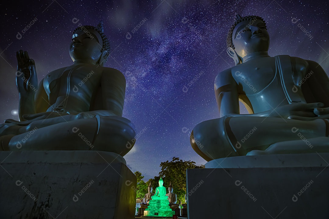 Templo budista Respeito, acalma a mente. na Tailândia