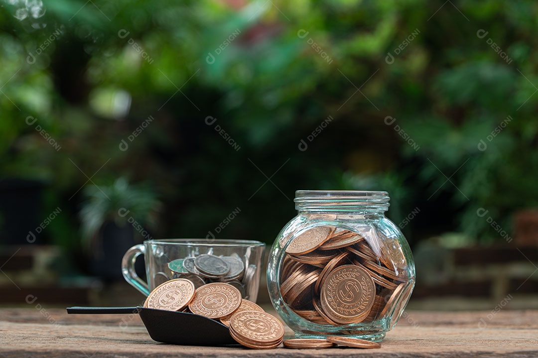 Economizar dinheiro, investir ações, renda financeira