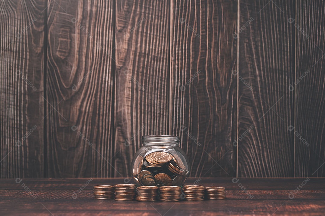 Economizar dinheiro, investir ações, renda financeira