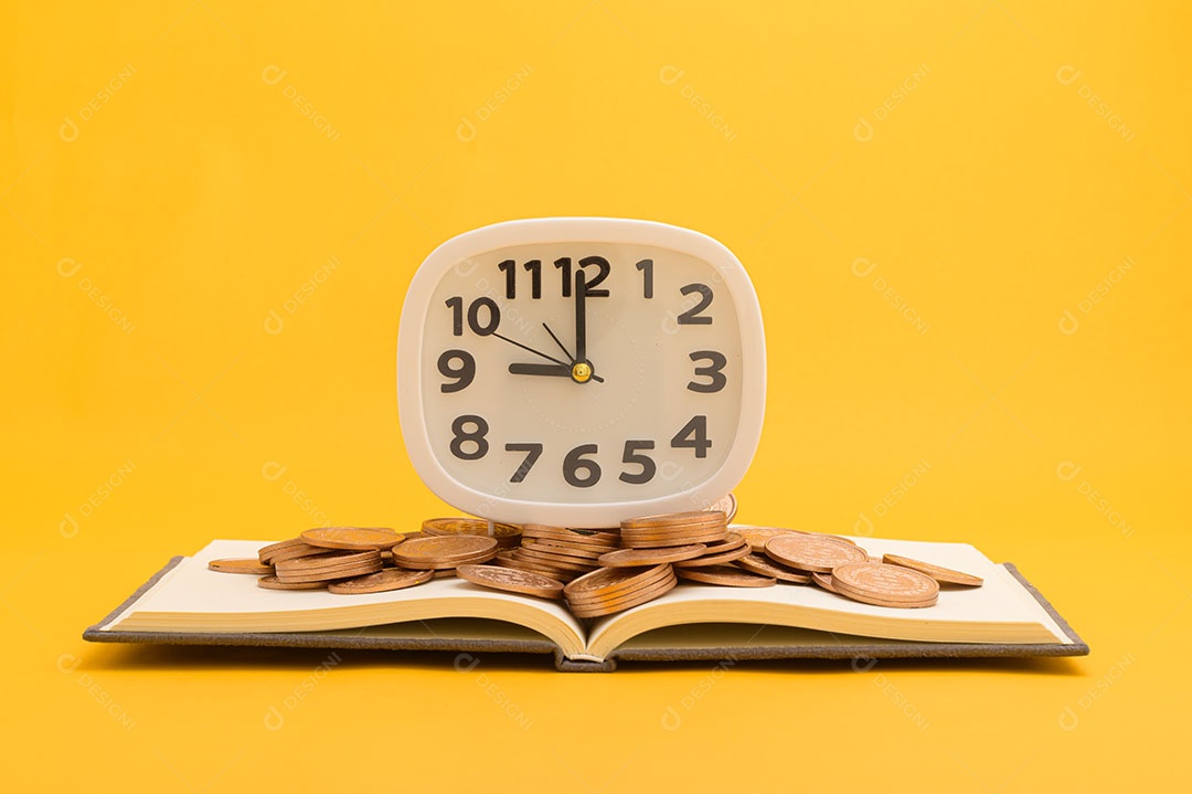 Economizar dinheiro, investir em ações, crescimento financeiro, renda