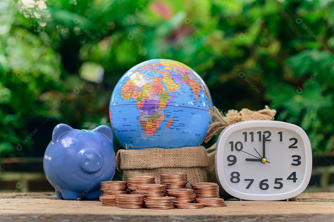 Cofrinho economiza dinheiro para o futuro