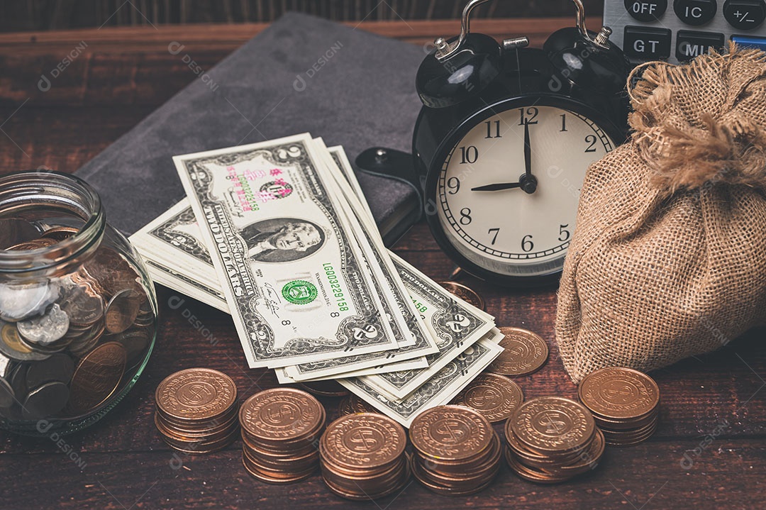 Economizar dinheiro, investir ações, renda financeira