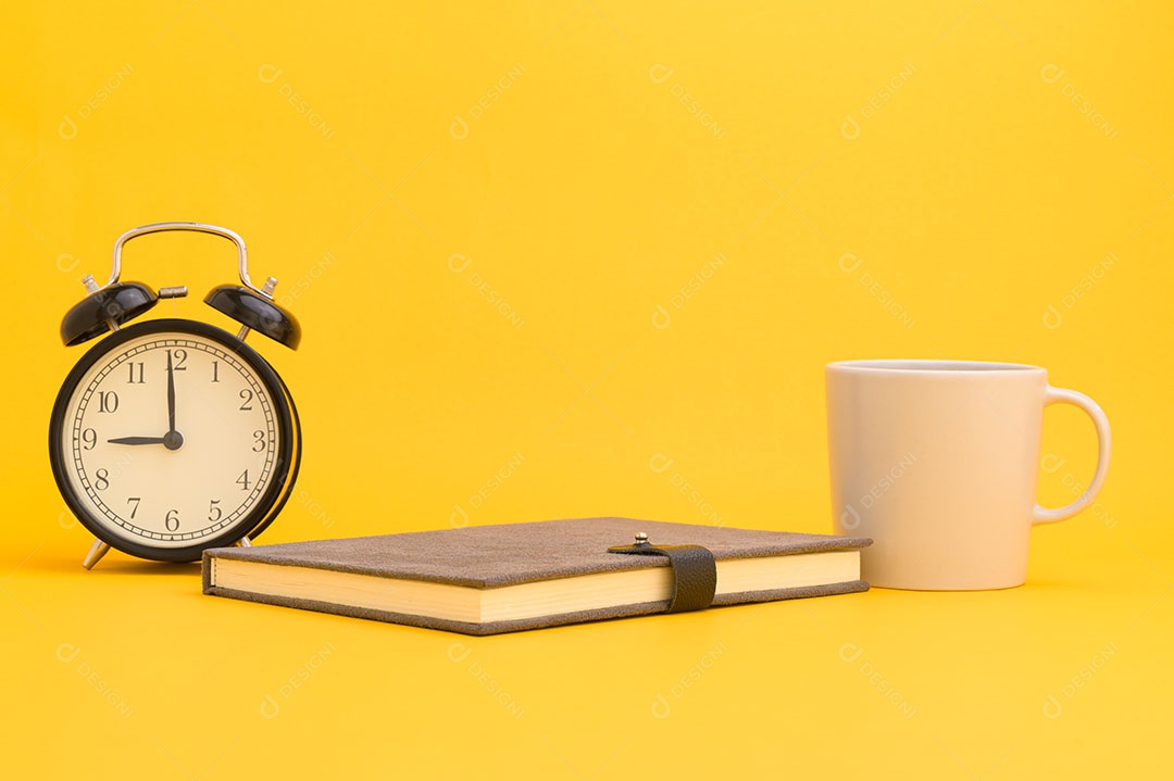 Leia livros para aumentar o conhecimento