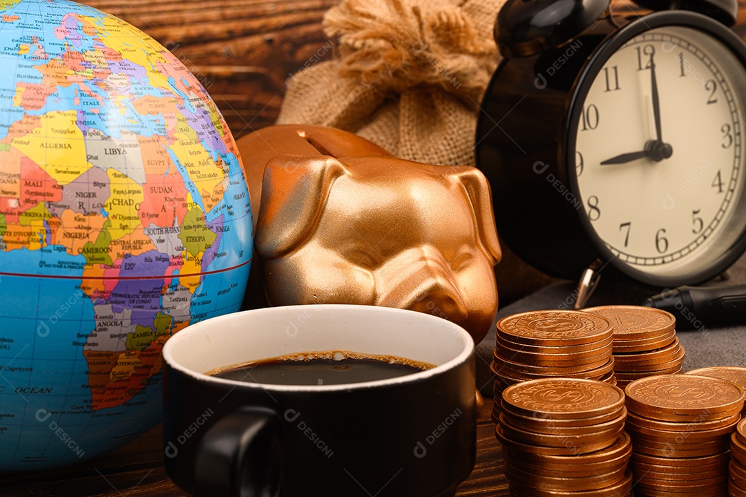 Cofrinho economizar dinheiro, renda, investir, estoque