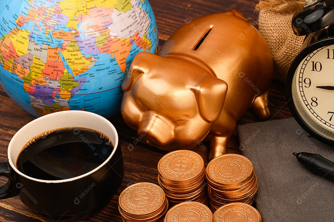 Finanças de negócios e economia de investimento em dinheiro, pilha de moedas de dinheiro