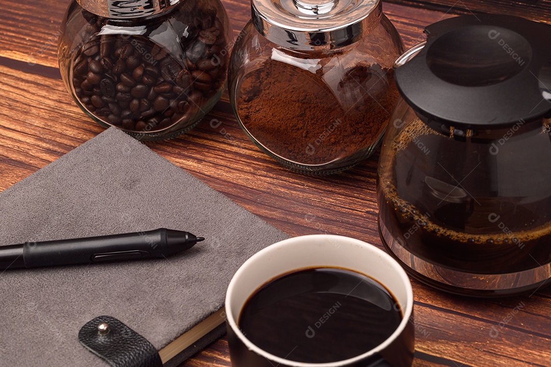 Beba café, dê energia para trabalhar, ler e escrever.